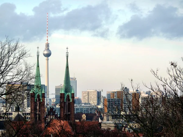 Berlín tv věž a rotes rathaus-bar — Stock fotografie