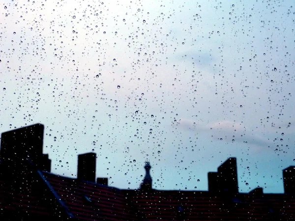 Fenêtre sous la pluie — Photo