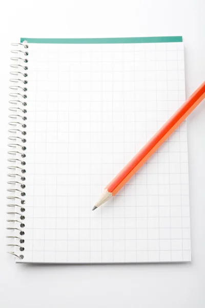 Lead pencil on notepad. — Stock Photo, Image