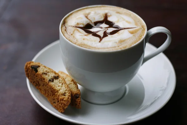 Απολαυστικό cappuccino με σχεδιασμό αστέρι. — Φωτογραφία Αρχείου
