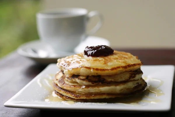 Stack of pancakes and coffee cup. — Stock Photo, Image