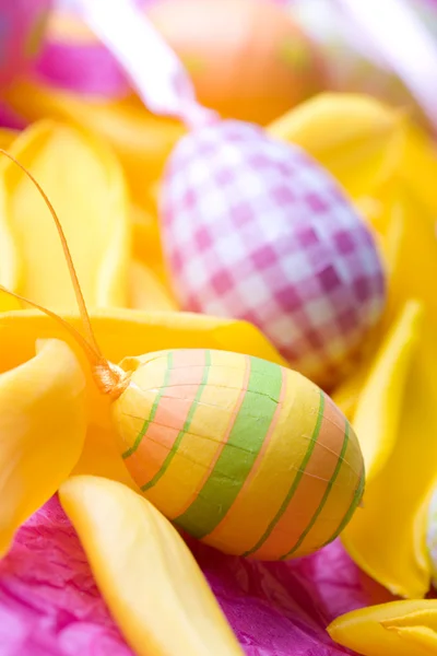 Fényes színes húsvéti tojás — Stock Fotó