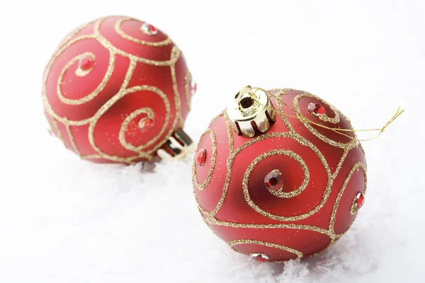 赤いクリスマス安物の宝石の装飾. — ストック写真