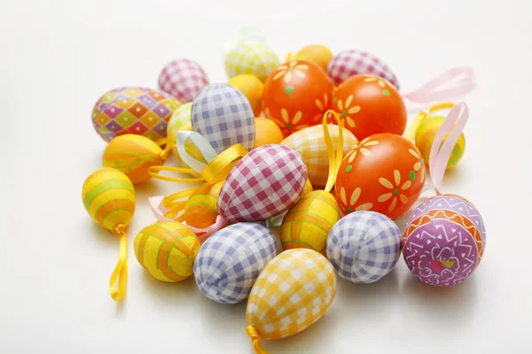 Megállapodás a színes húsvéti tojás. — Stock Fotó