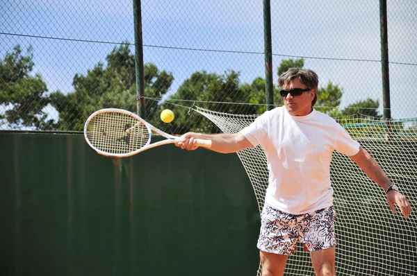 중 년 남자 테니스 — 스톡 사진