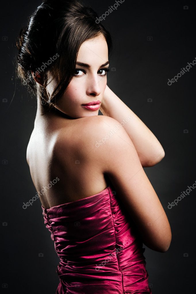 https://static4.depositphotos.com/1016026/309/i/950/depositphotos_3095770-stock-photo-sensual-woman.jpg