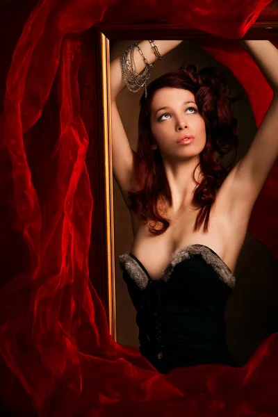 Rött hår kvinna — Stockfoto