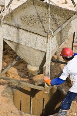 Construction worker pouring concrete (1) clipart