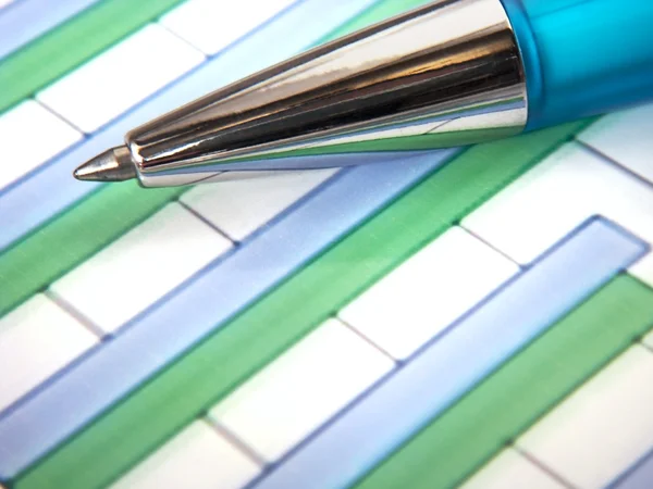 Detail van staafdiagram met pen — Stockfoto