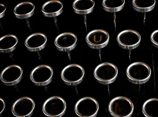 Rader av nycklar på Antik skrivmaskin — Stockfoto