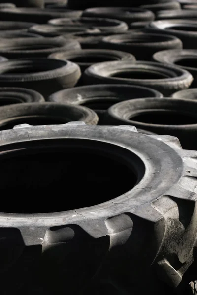 Pilha de pneus devolvidos (1 ) — Fotografia de Stock