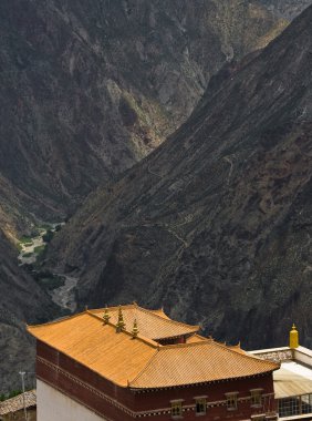 müştemilat içinde Tibet Yaylası