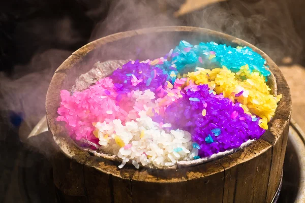 Five-coloured rice in bamboo steamer — Stock Photo, Image