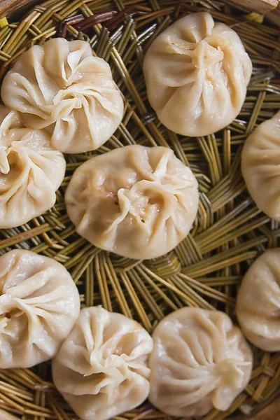 stock image Dumplings on bamboo steamer (2)