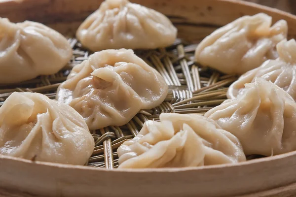 stock image Dumplings on bamboo steamer (1)