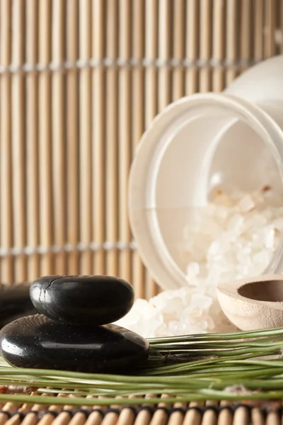 Terapia con sal aromática en el entorno del spa (3 ) —  Fotos de Stock