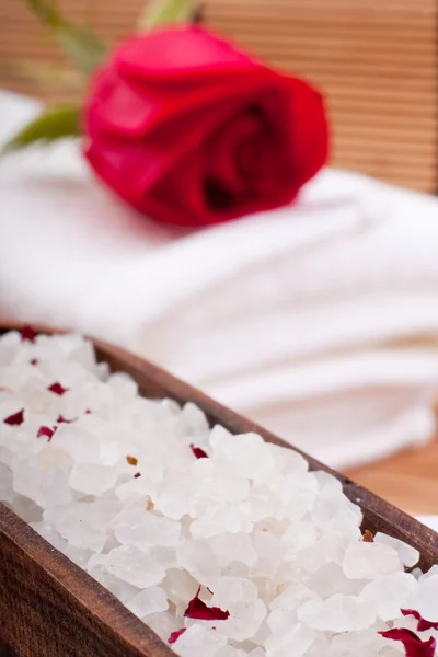 Aromatic rose bathing salt — Stock Photo, Image