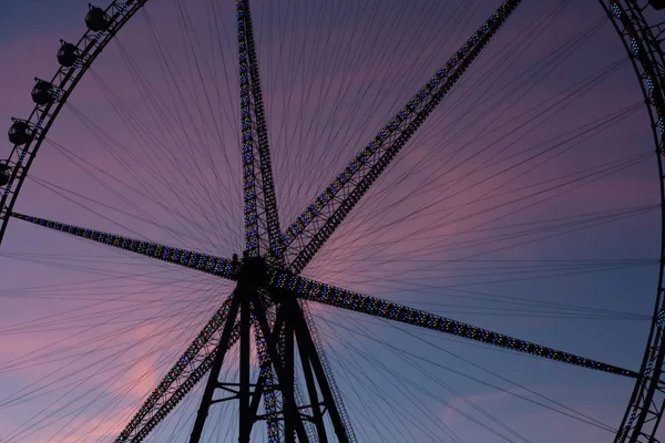 Ferris wheel at magic hour — Stock Photo, Image