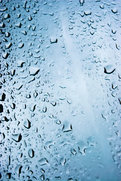 Gota de chuva em vidro — Fotografia de Stock