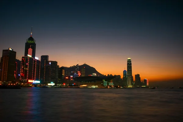 Szene bei Sonnenuntergang in Hongkong — Stockfoto