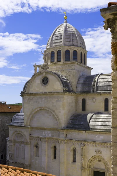 Kathedraal in de stad van sibenik. Kroatië — Stockfoto
