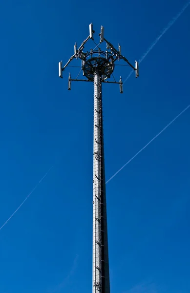 Torre celular — Fotografia de Stock