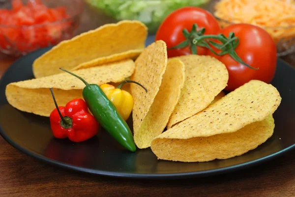 Tacos e ingredientes — Fotografia de Stock