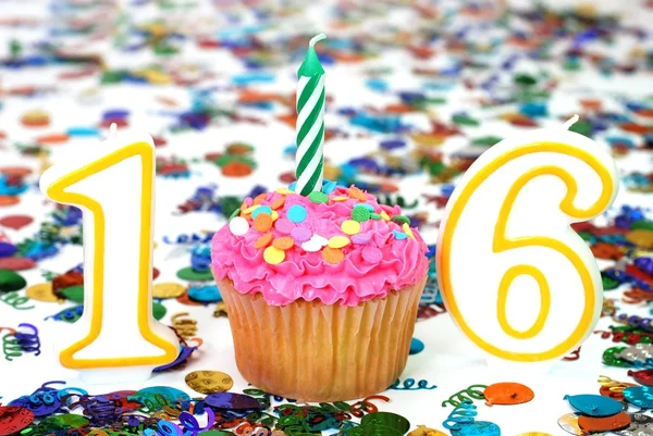 Cupcake de celebração com vela - # 16 — Fotografia de Stock