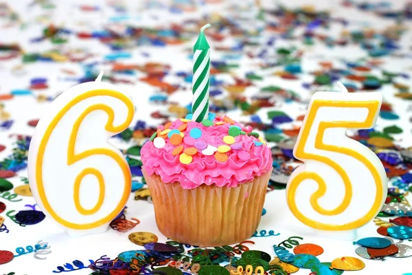 Feier Cupcake mit Kerze - # 65 — Stockfoto
