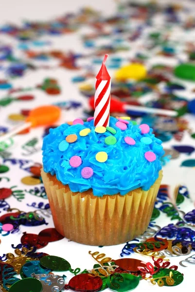 Feier Cupcake mit Kerze — Stockfoto