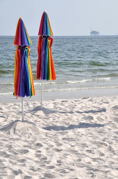 Opuszczony plaża i wiertniczej — Zdjęcie stockowe