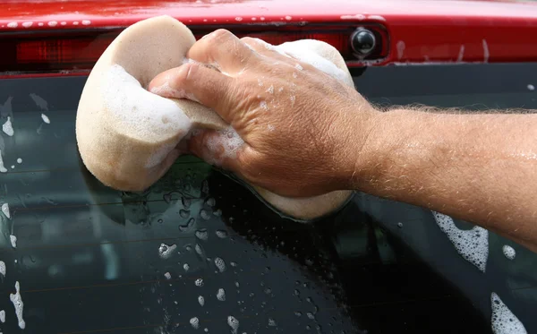 Mycie samochodu czerwony — Zdjęcie stockowe