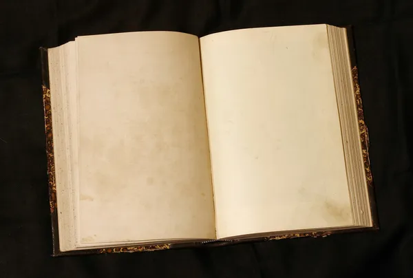 Παλιό βιβλίο με λευκές σελίδες Εικόνα Αρχείου