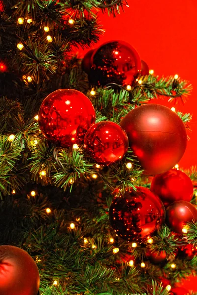 Christmas tree on red background. — Stock Photo, Image