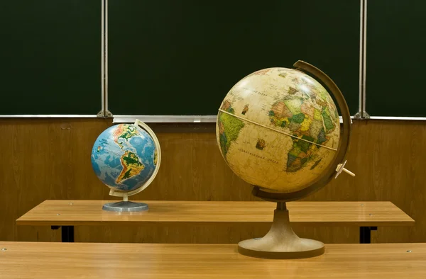 Globes are in a class — Stock Photo, Image