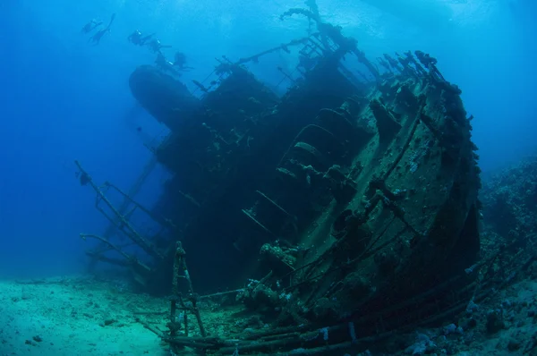 Achtersteven sectie van een grote onderwater schip — Stockfoto