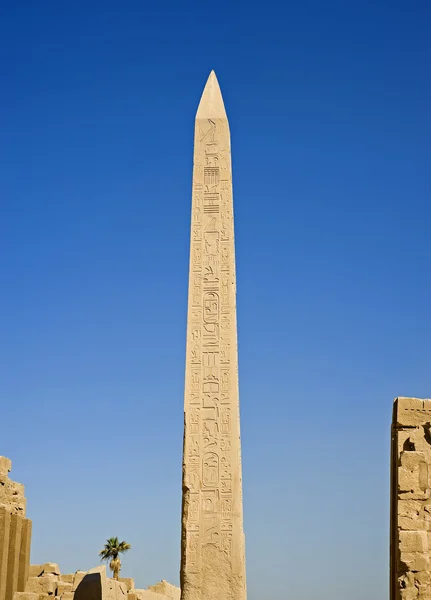 Obélisque au temple Karnak — Photo
