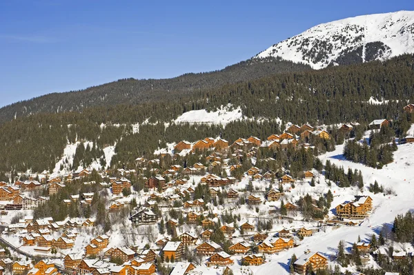 Горная деревня в снегу — стоковое фото
