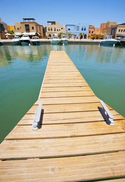 Piccolo pontile privato in un porto turistico — Foto Stock