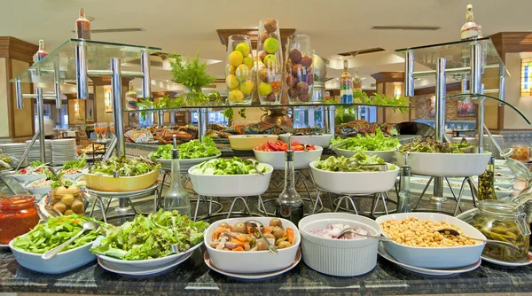 豪华宾馆餐厅的自助沙拉 — 图库照片