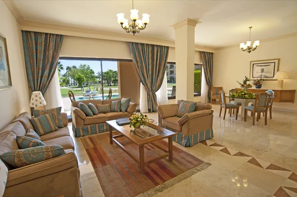 Lounge di una suite di hotel di lusso — Foto Stock