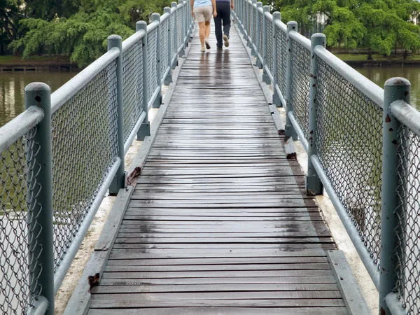 Couple pont-croisement — Photo