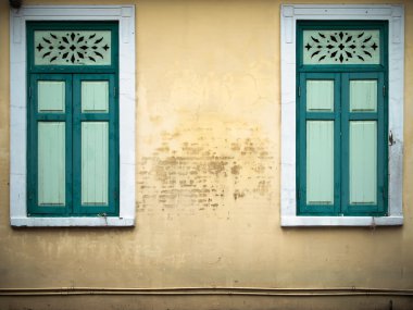 eski yeşil kapalı pencere