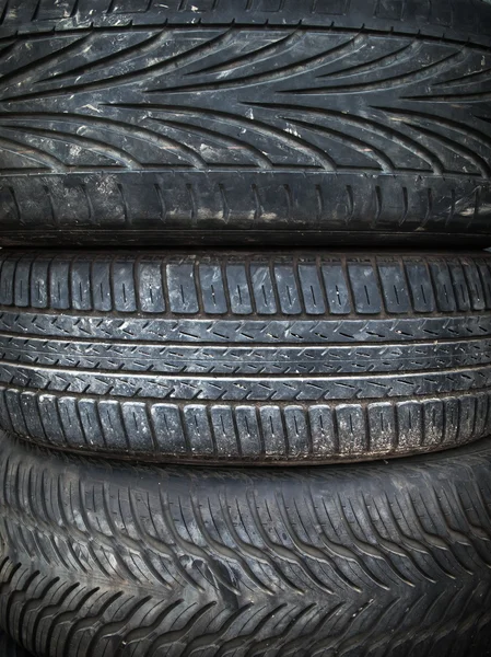 Staré použité pneumatiky — Stock fotografie