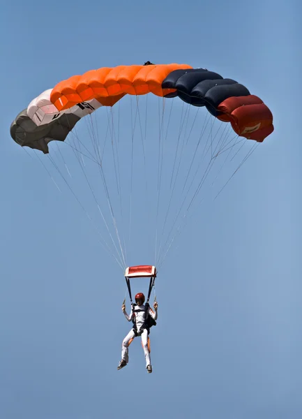 Gekleurde parachute — Stockfoto
