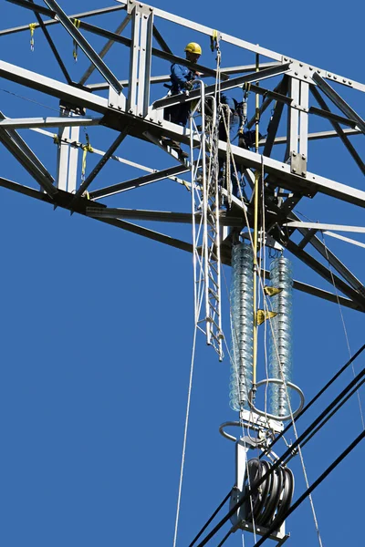 电源电气线路 pylone — 图库照片
