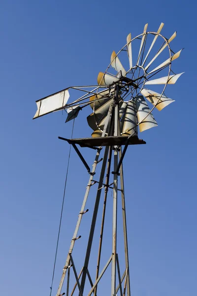 Moinho de vento velho — Fotografia de Stock