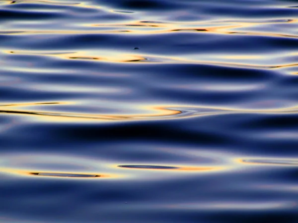 Reflexión en olas — Foto de Stock