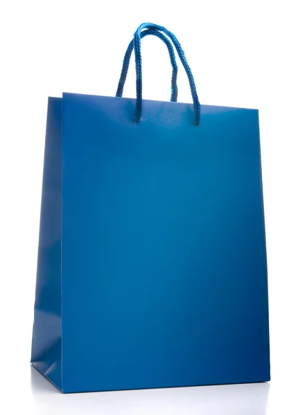 Niebieska torba na zakupy na białym tle — Zdjęcie stockowe