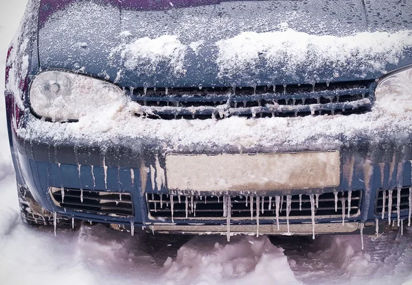 Ледяной автомобиль — стоковое фото